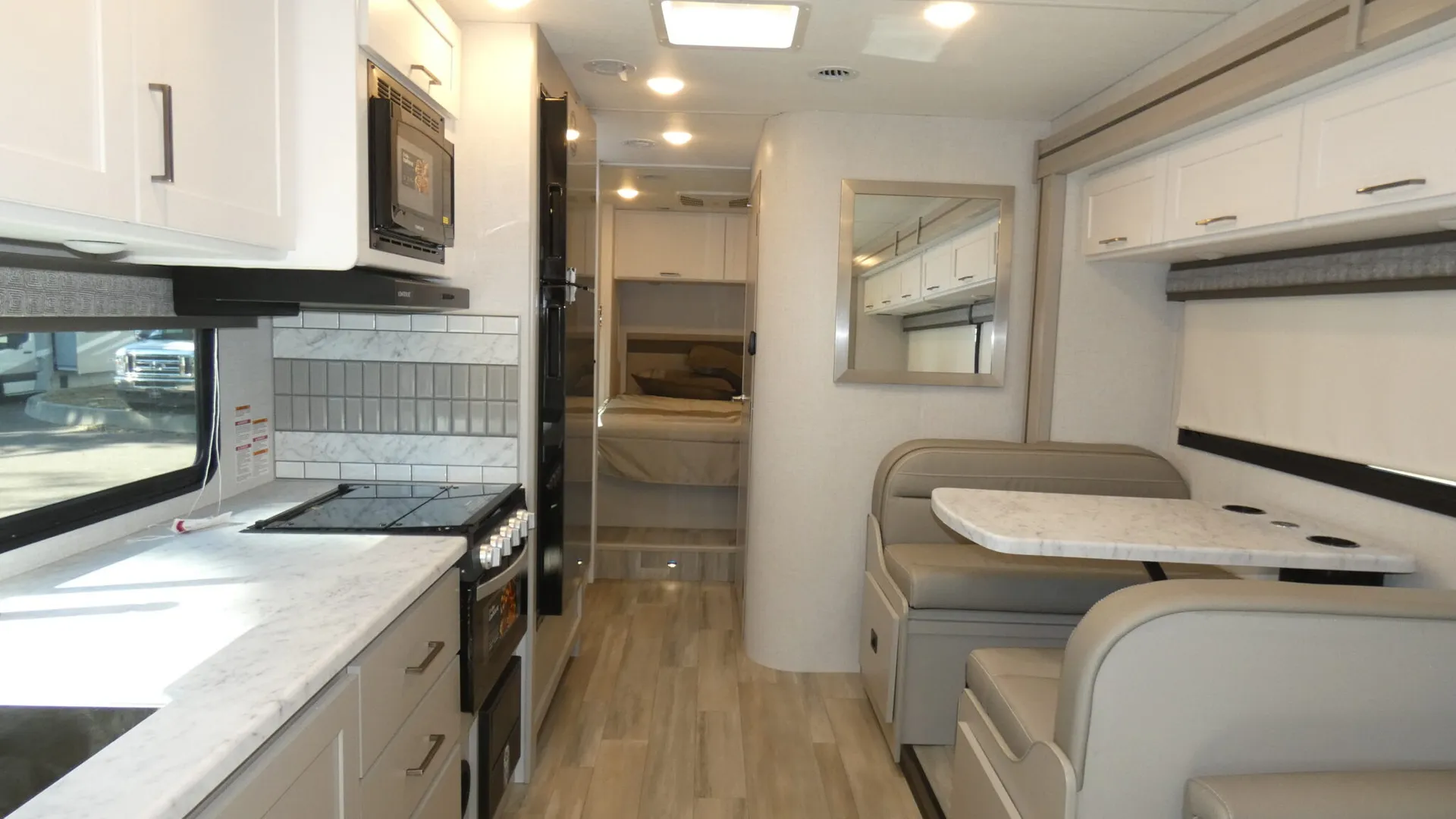 2026 Thor Motor Coach Pasadena SE SH31 - Photo 3