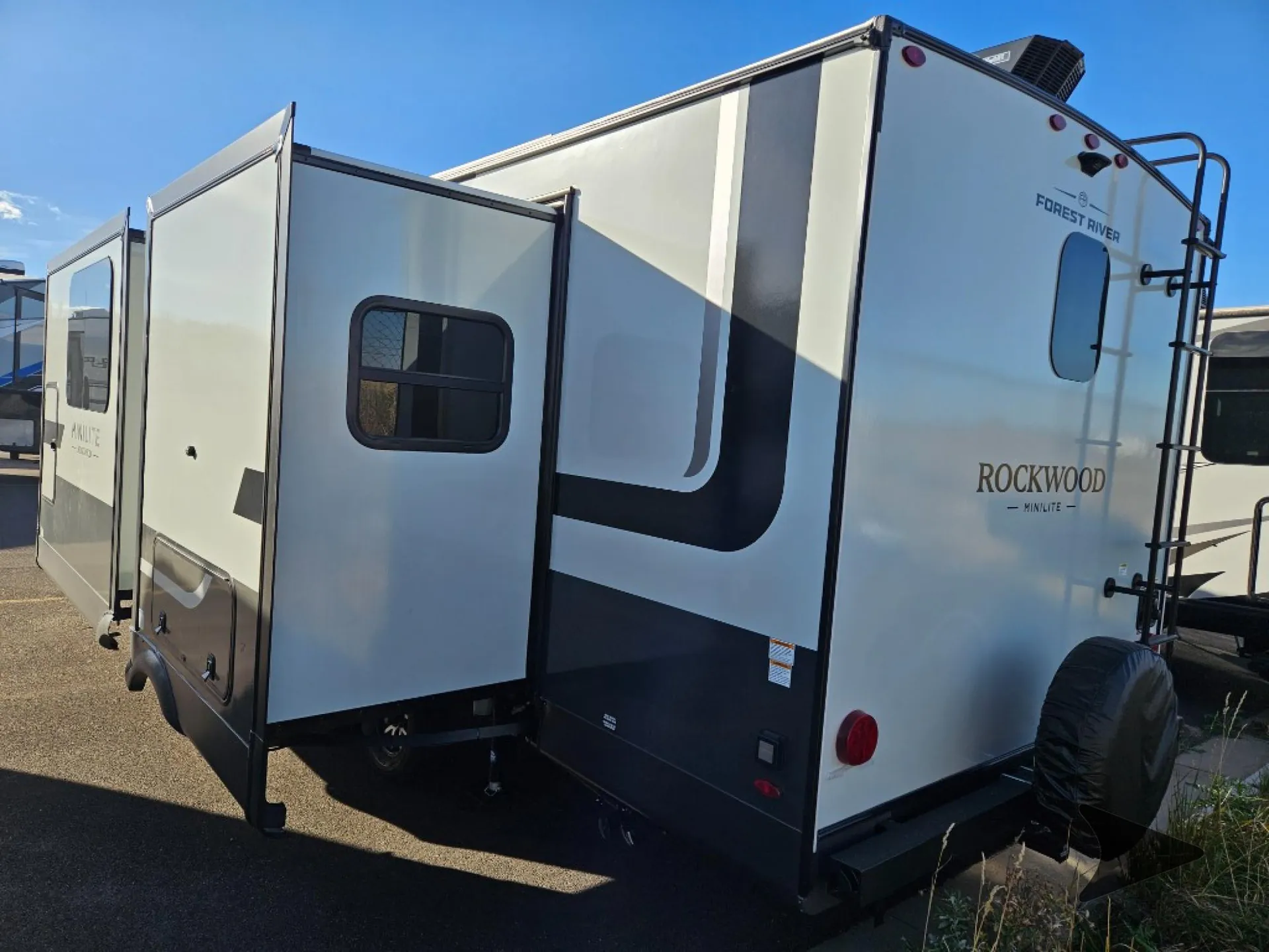 2027 Forest River Rockwood Mini Lite 2523MBR - Photo 3