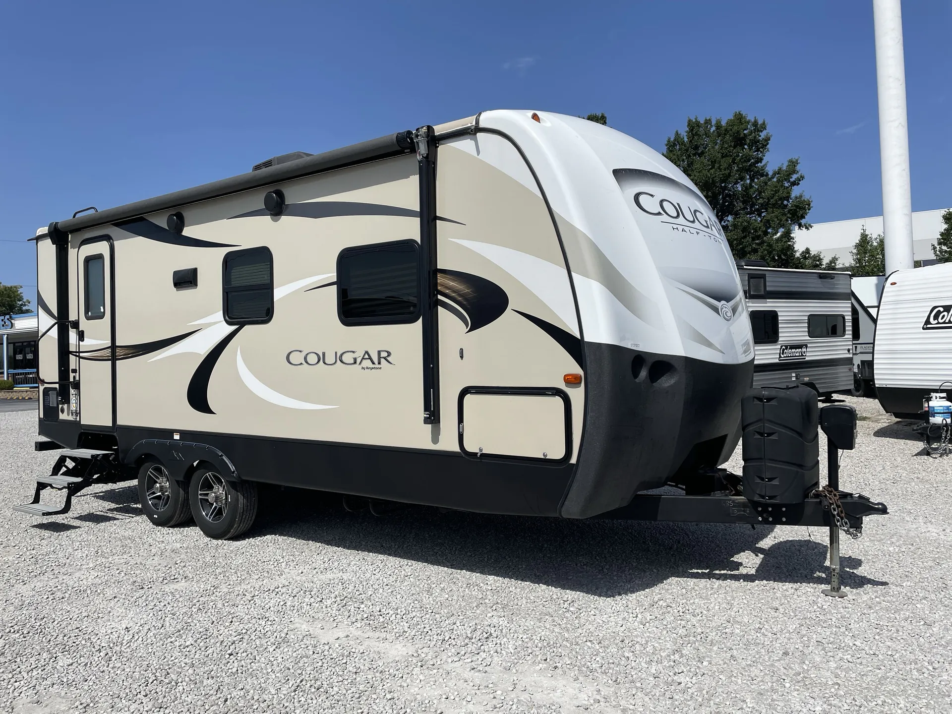 2018 Keystone Cougar Half-Ton 22RBS — Photo 1