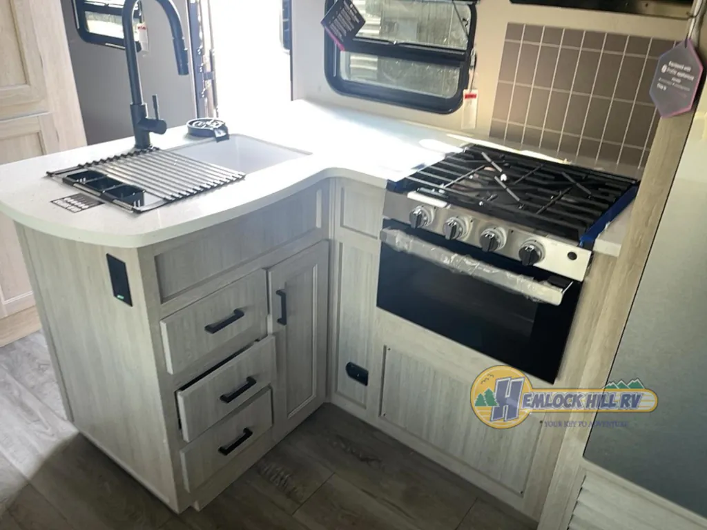2026 Coachmen Catalina Legacy Edition 273DBHCK, Photos photo 17