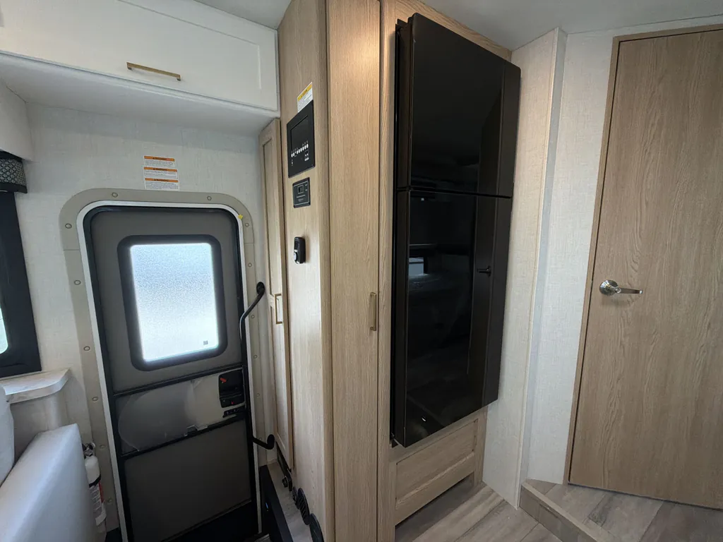 2027 Thor Motor Coach Freedom Elite 31FE, Photos photo 13