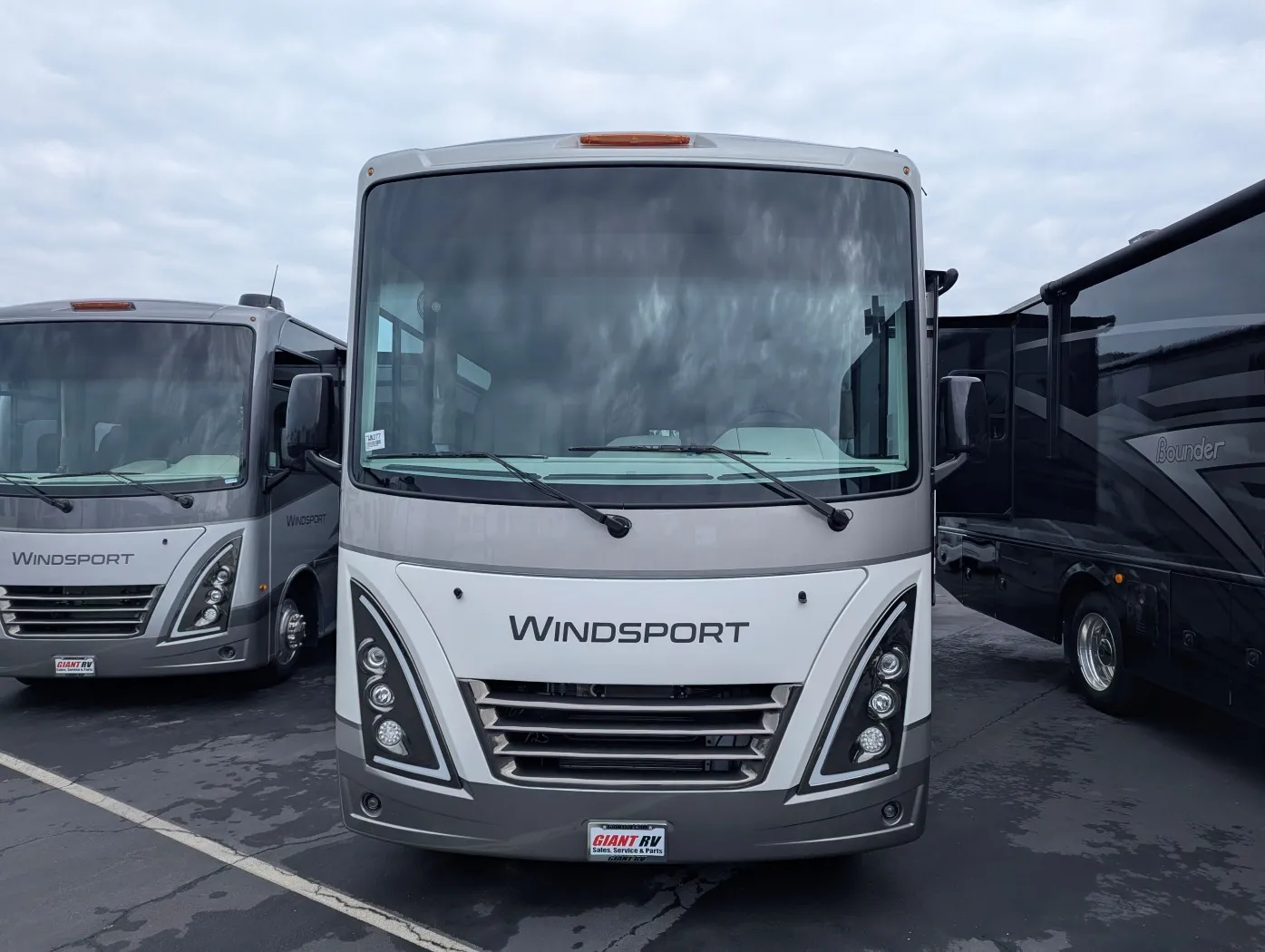 2026 Thor Motor Coach Windsport 35J - Photo 3