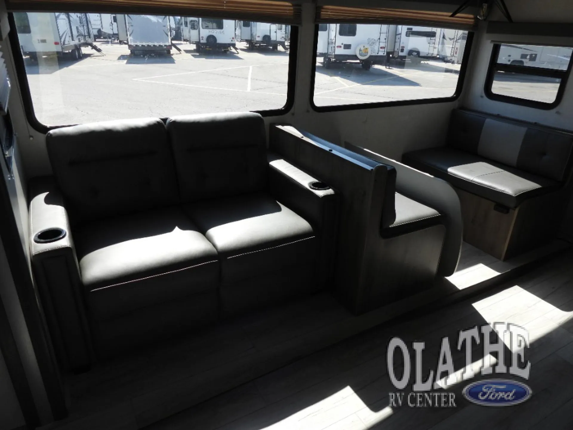 2022 Forest River Surveyor Legend 296QBLE — Photo 7
