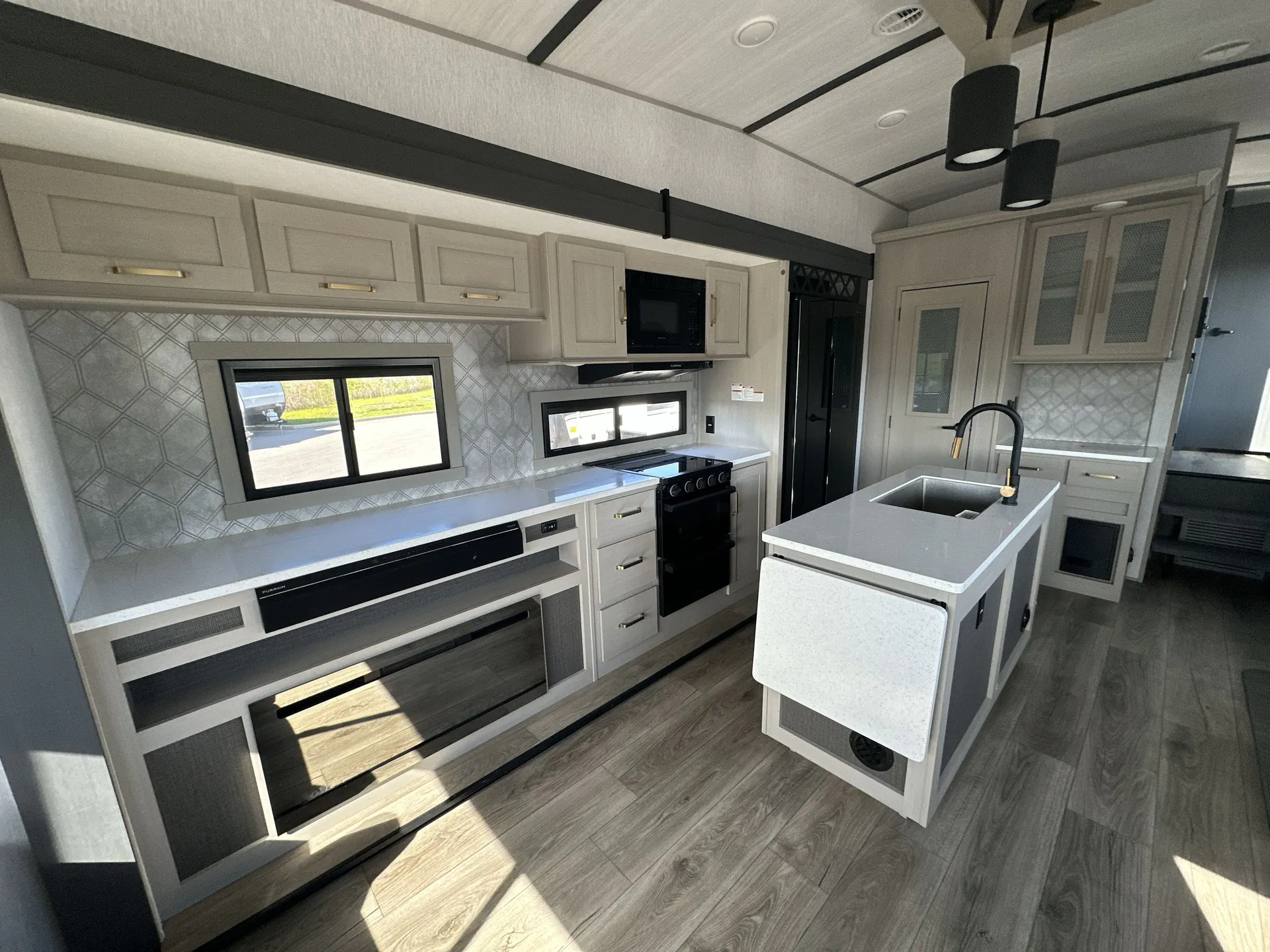 2024 Forest River Wildwood Heritage Glen 325RL — living area main