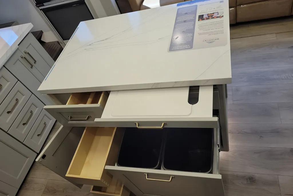 2025 Brinkley Model G 3500, Photos photo 10