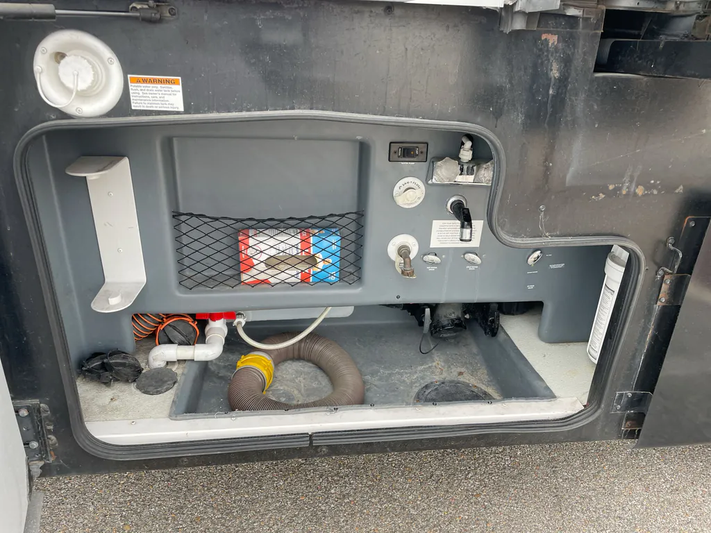 2017 Fleetwood Pace Arrow LXE 38F, Photos photo 30