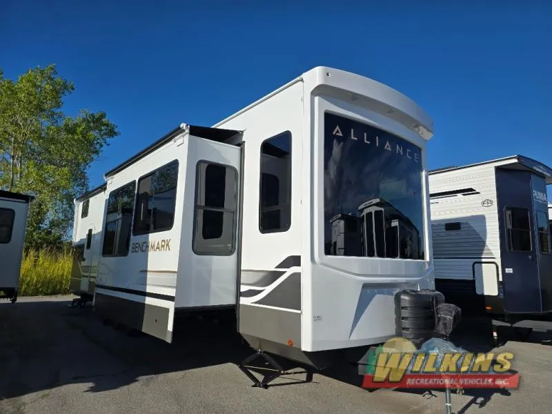 2026 Alliance RV Benchmark 42LFT - Photo 2
