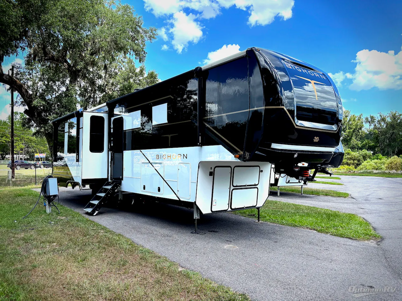 2025 Heartland Bighorn 331RL - Photo 2