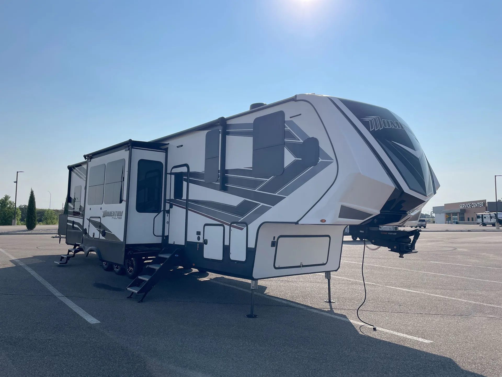 2021 Grand Design Momentum 381M - Photo 2