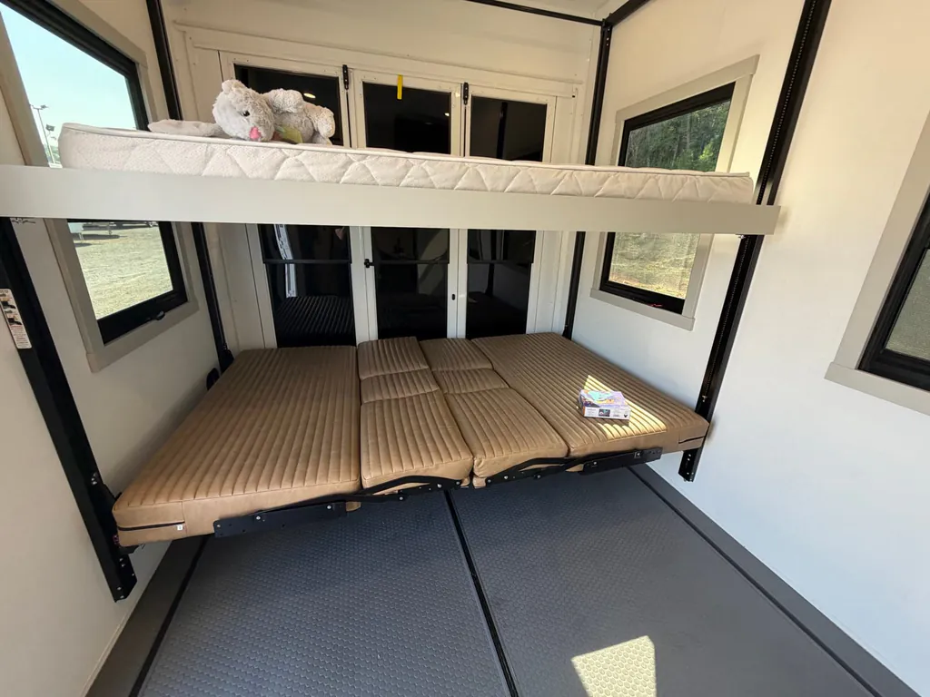 2026 Brinkley Model G 3970, Photos photo 22