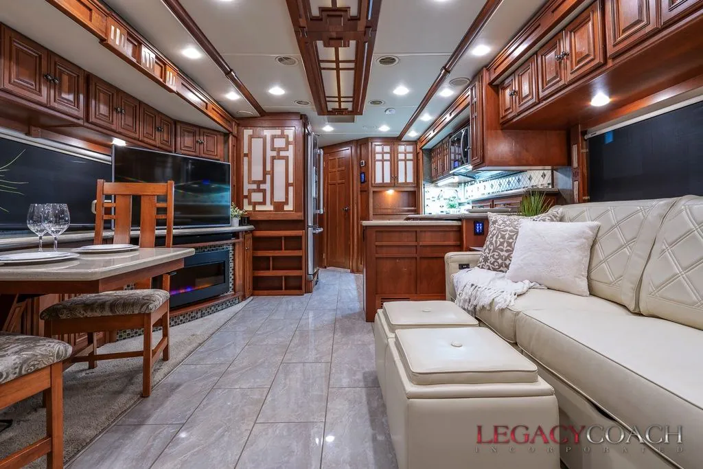 2016 Winnebago Tour 42HD - Quad Slide - BATH AND A HALF 42HD - Photo 3