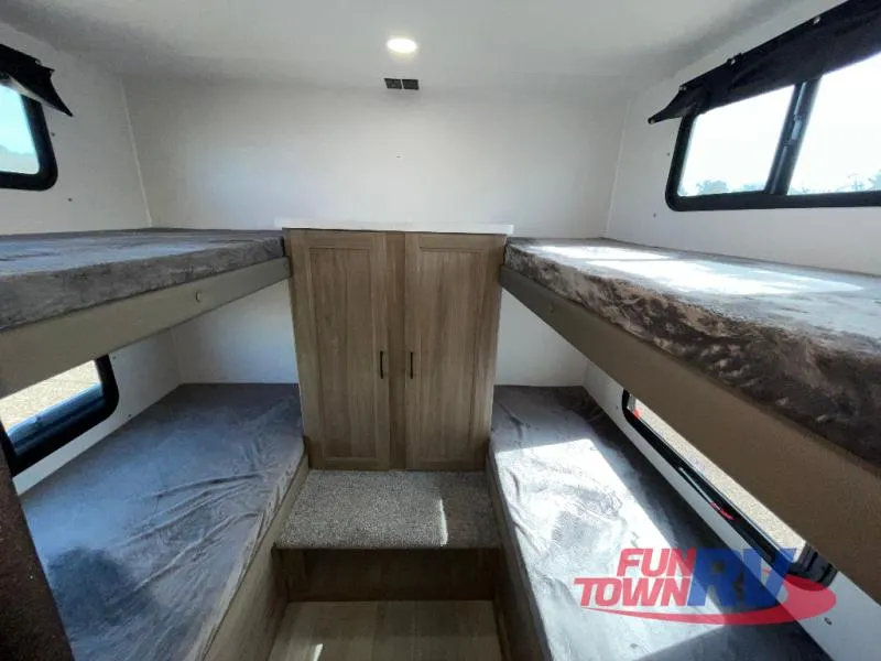 2026 Coachmen Freedom Express Select 29SE - Photo 4