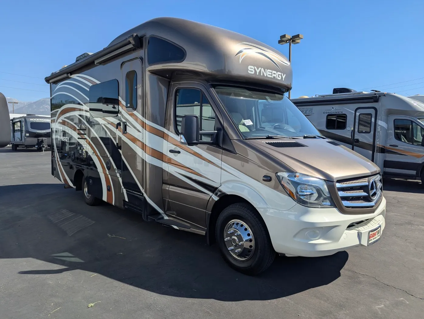 2018 Thor Motor Coach Synergy SD24 - Main photo