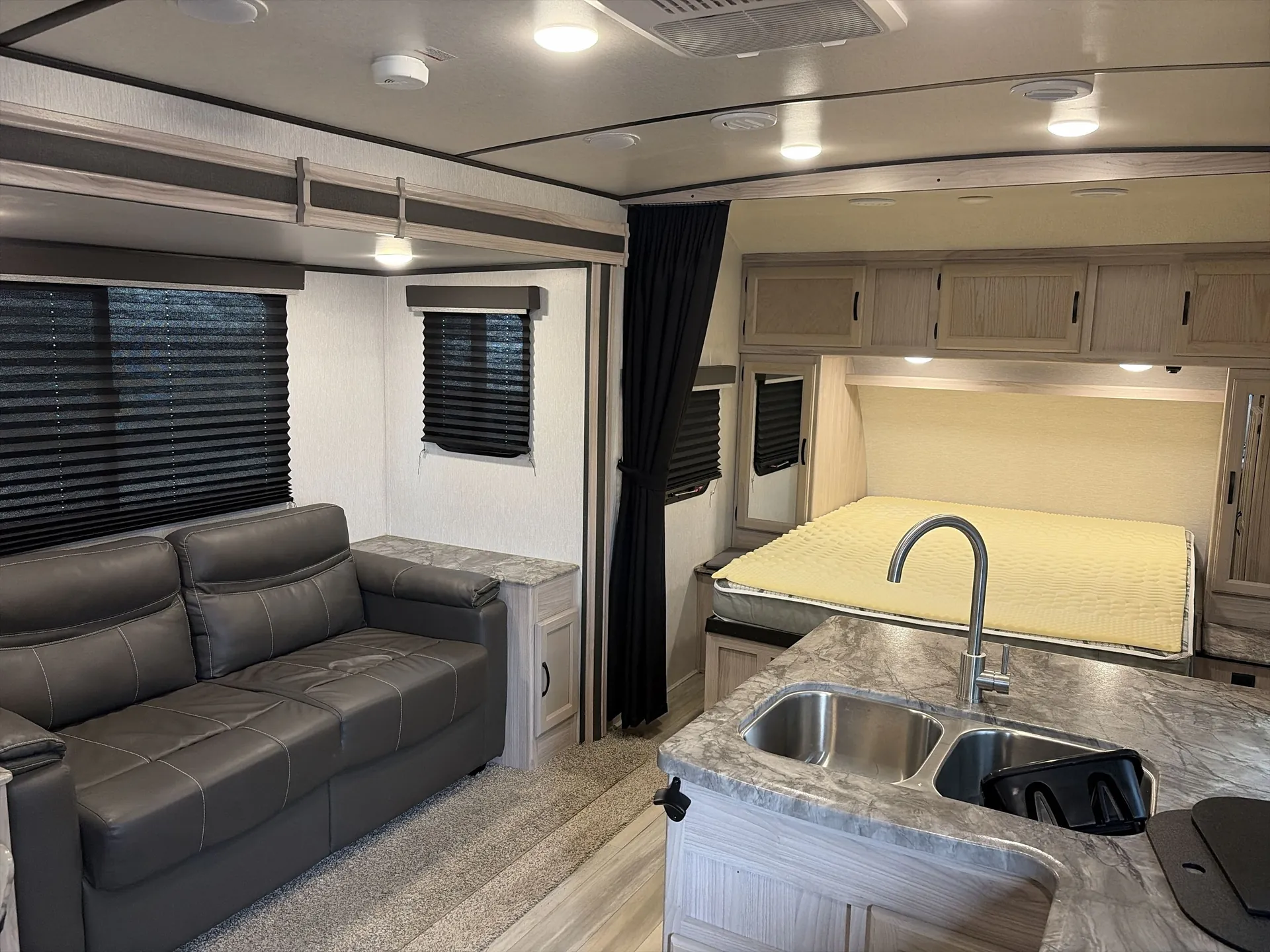 2021 Coachmen Spirit Ultra Lite 1943RB — living area main