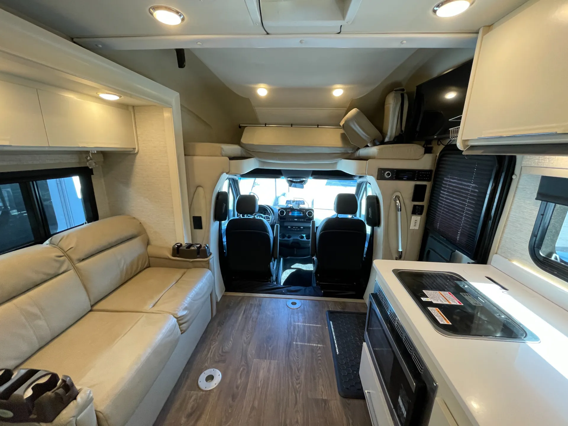 2020 Tiffin Wayfarer 24 TW - Photo 3