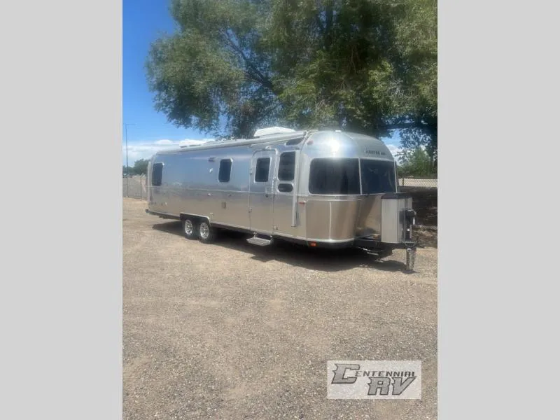 2021 Airstream Classic 30RB - Photo 2