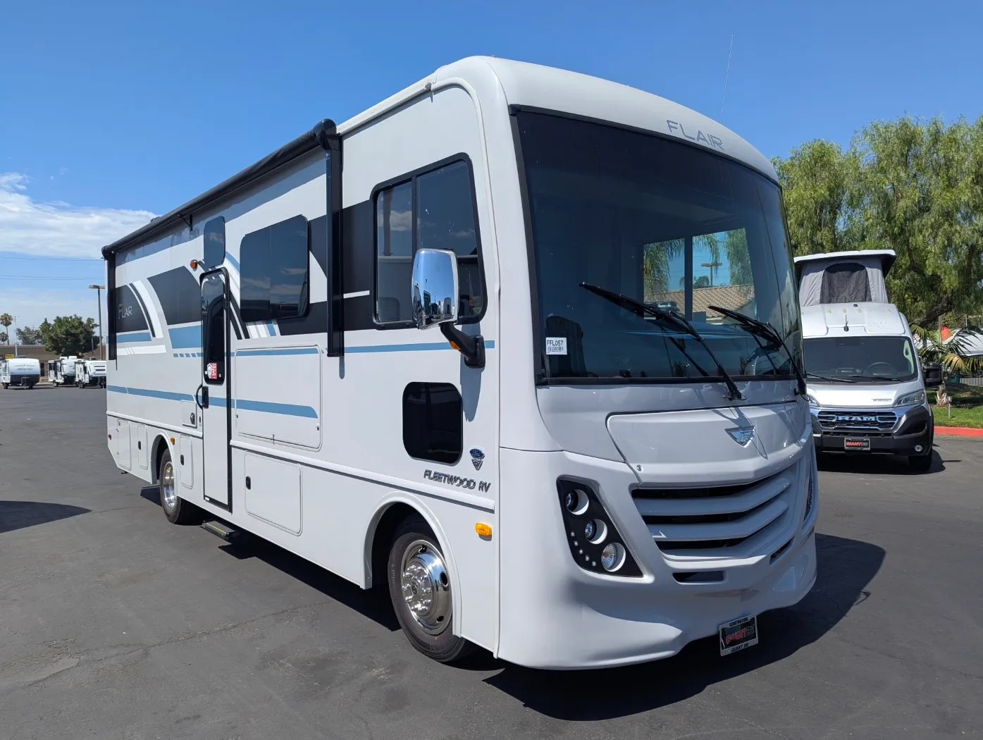 2026 Fleetwood Flair 28A - Photo 2