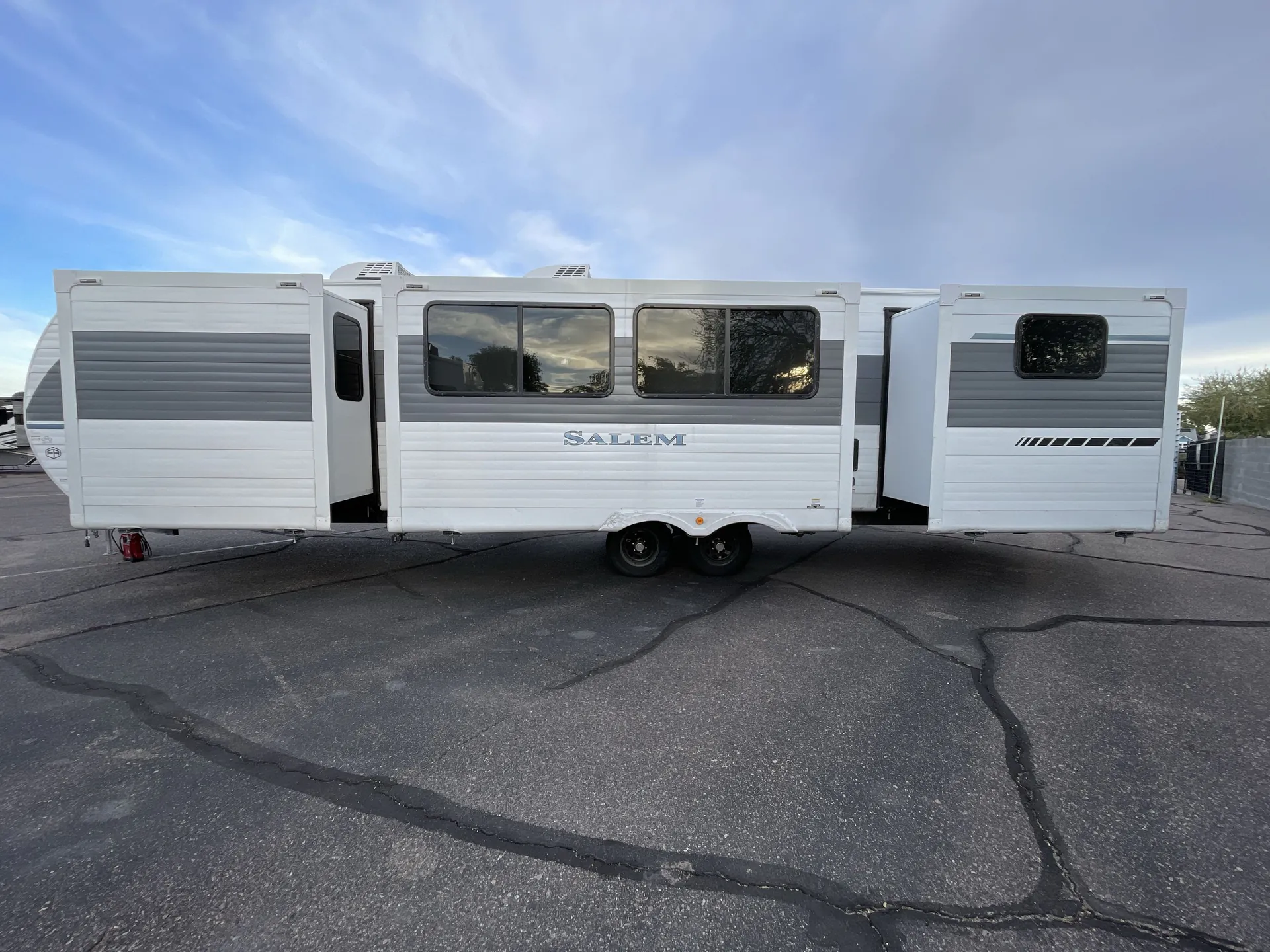 2026 Forest River Salem 33TS — off campside