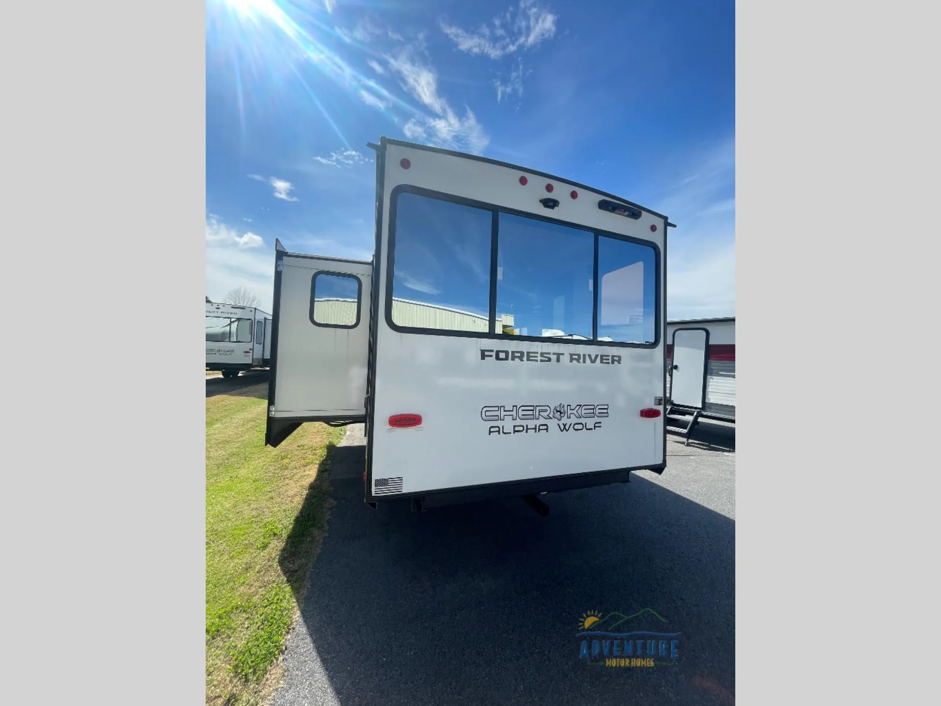 2025 Forest River Cherokee Alpha Wolf 2500RL - Photo 4