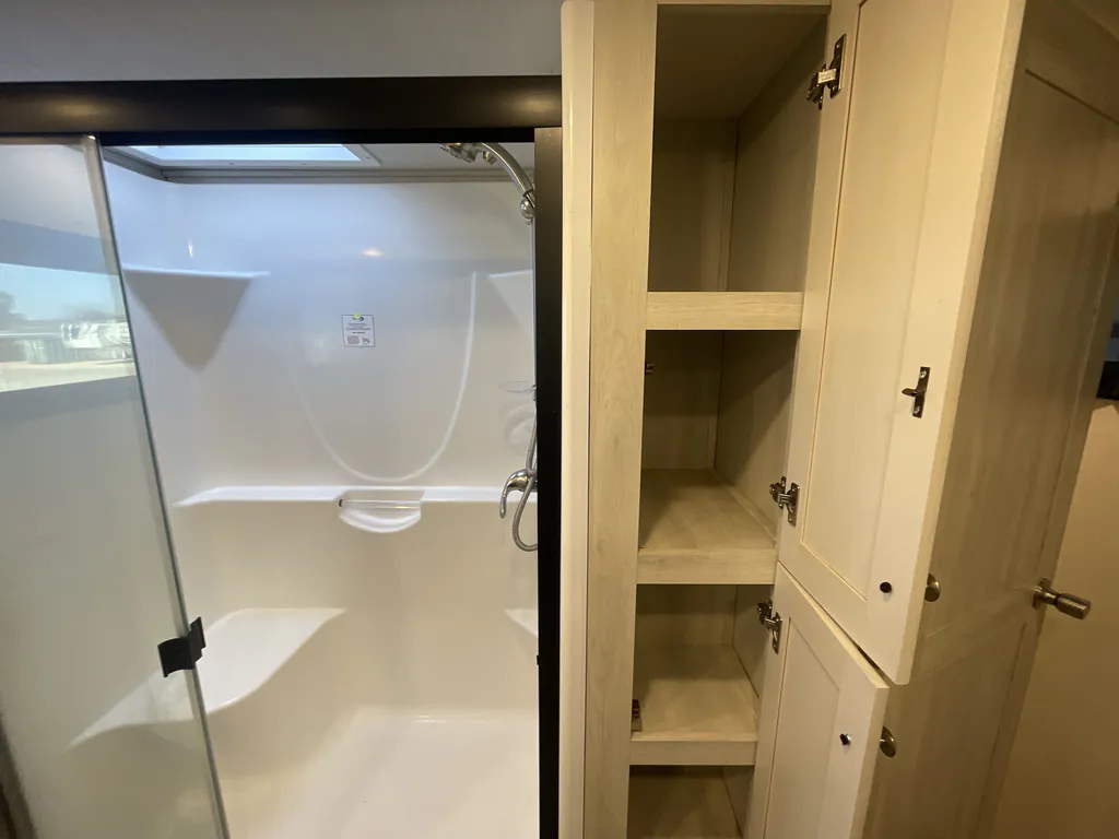 2022 Forest River Cardinal Luxury 380RLX, Photos photo 28