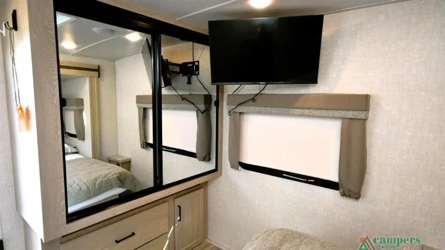 2022 Forest River Flagstaff Micro Lite 25FKS, Photos photo 29