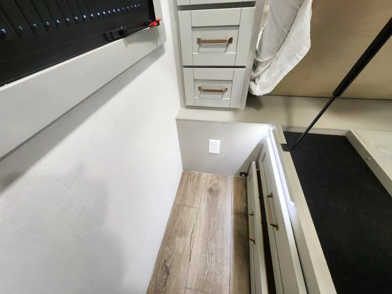 2026 Brinkley Model Z AIR 297, Photos photo 90