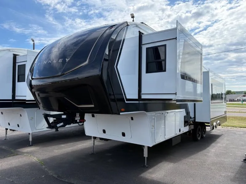 2027 Brinkley Model Z New    3200 - Photo 3