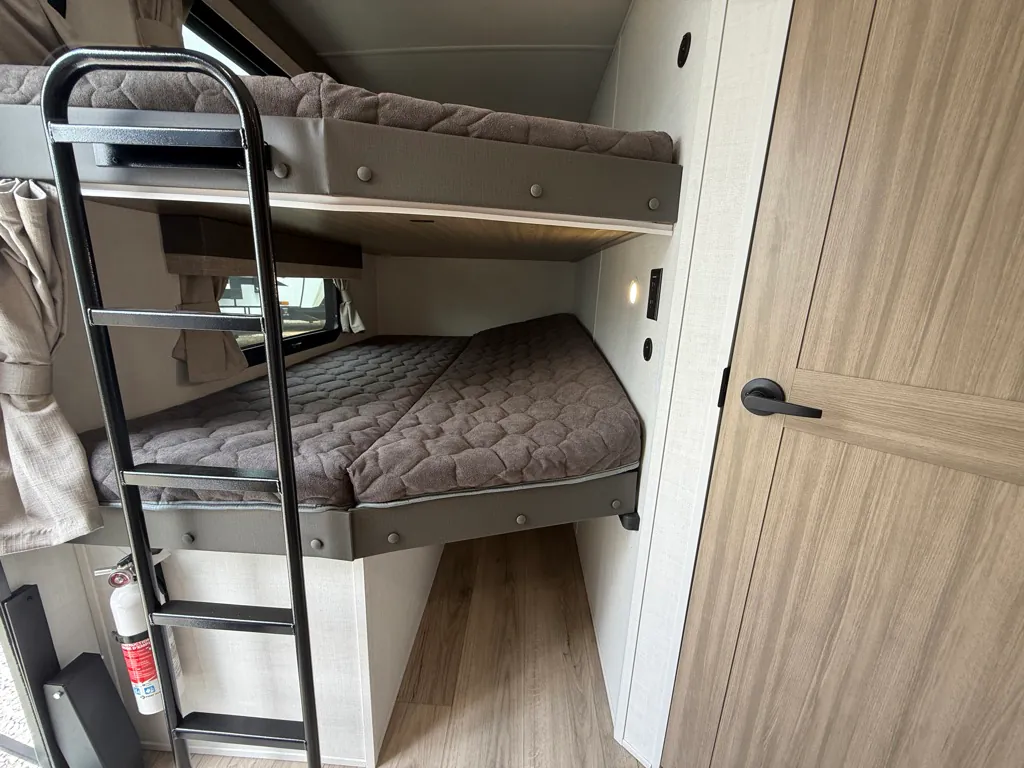 2027 Forest River Rockwood Ultra Lite 2706BH — Photo 6