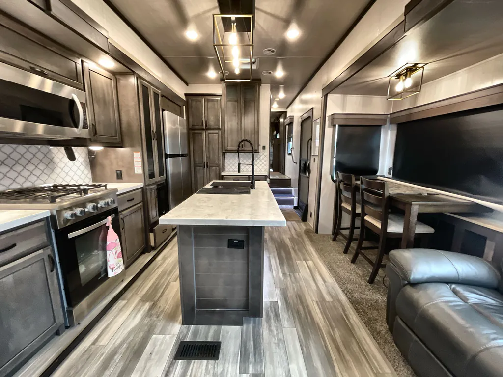 2022 Forest River Cedar Creek Champagne Edition 38EL, Photos photo 2
