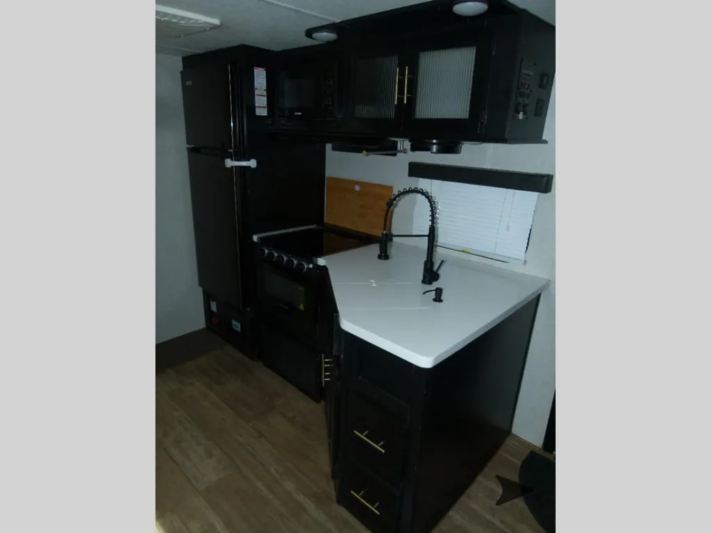2021 Forest River Cherokee 306MM, Photos photo 15