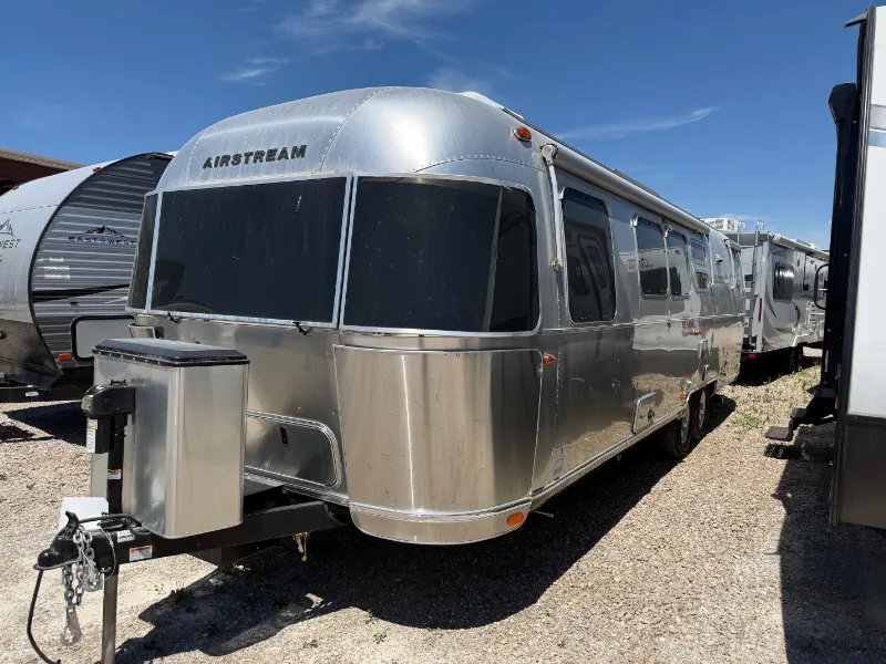 2022 Airstream Flying Cloud 30FB Bunk - Photo 2