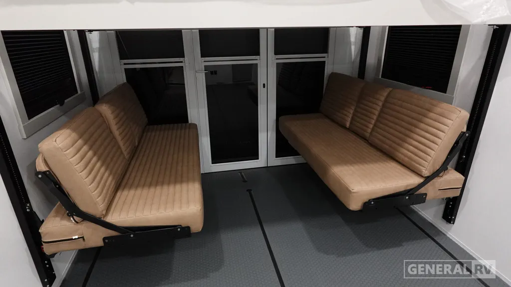 2026 Brinkley Model G 4000, Photos photo 37