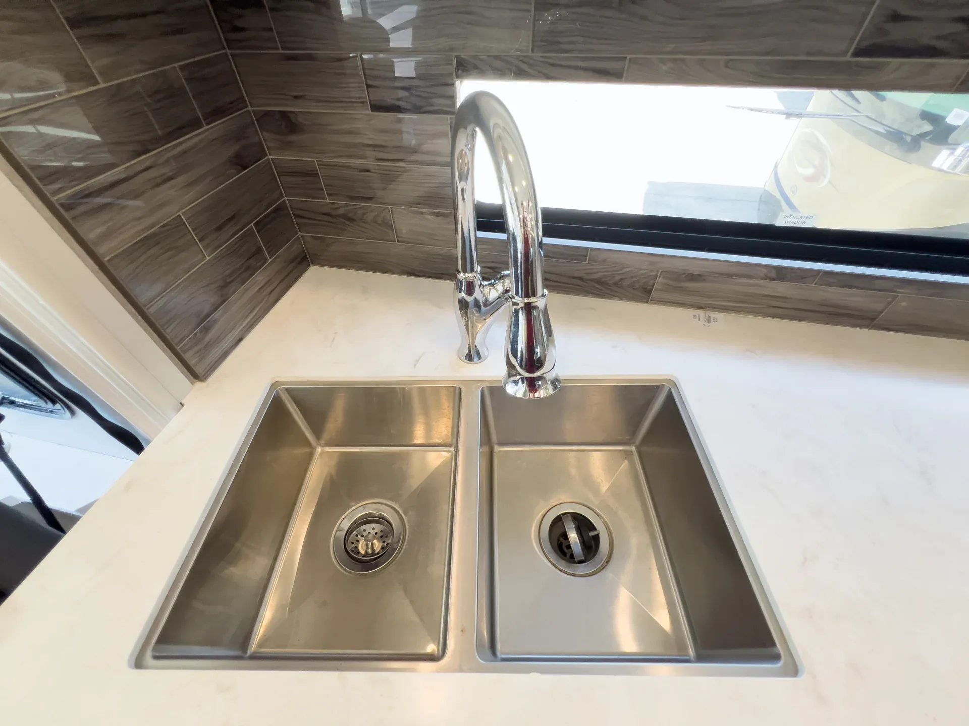 2022 Holiday Rambler Endeavor 38K dealer photo 9 from La Mesa RV Center