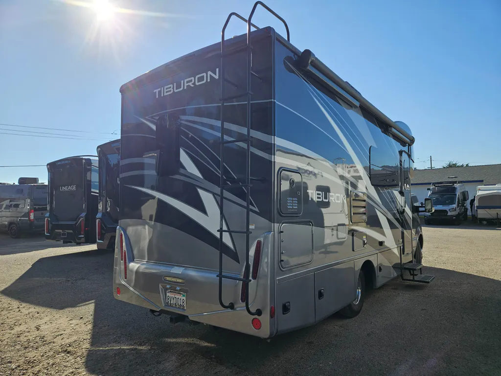 2021 Thor Motor Coach Tiburon 24FB, Photos photo 2