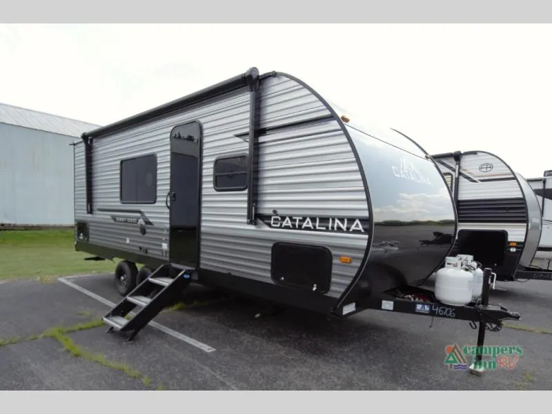 2026 Coachmen Catalina Summit Series 8 211BH - Photo 2