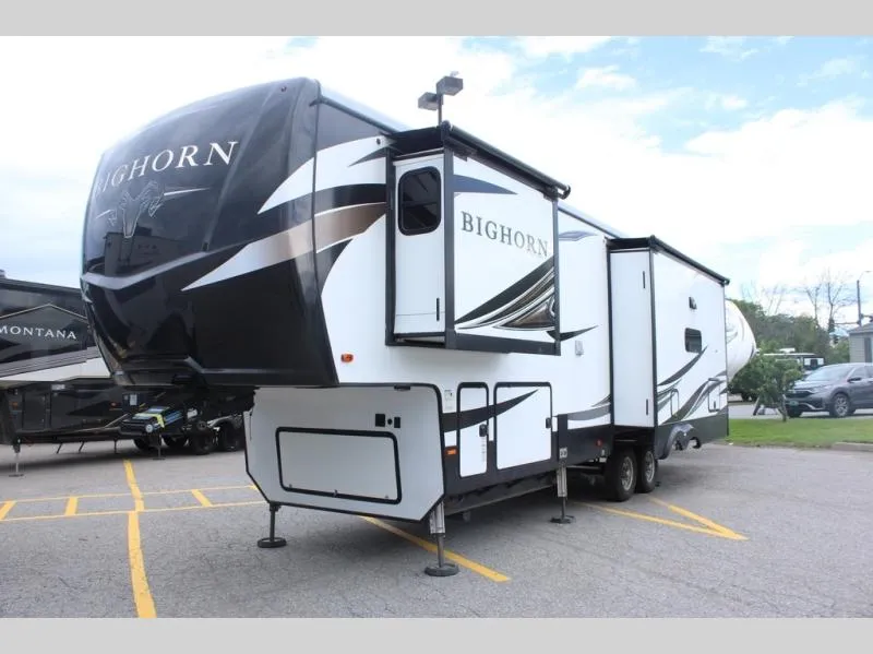 2019 Heartland Bighorn 3160EL - Photo 2
