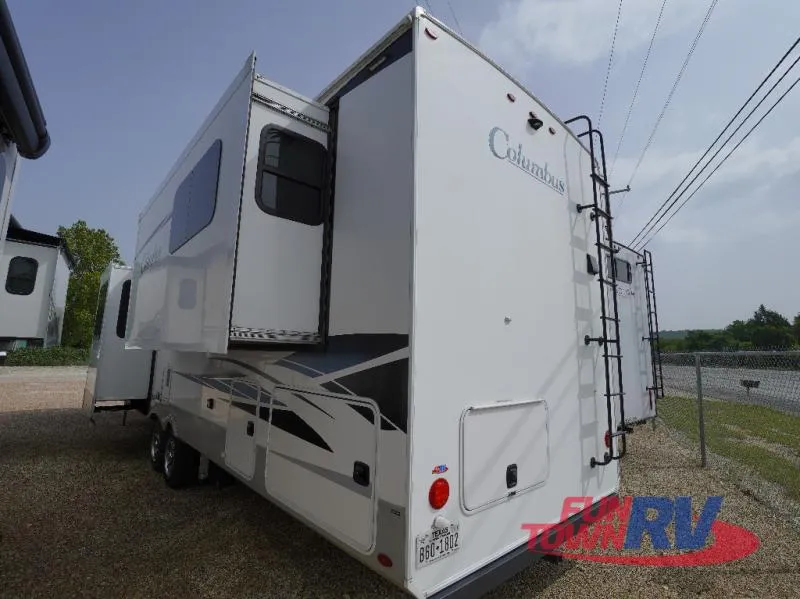 2022 Palomino Columbus 388FK - Photo 4