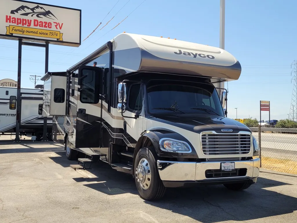 2016 Jayco Seneca 37RB - Photo 2