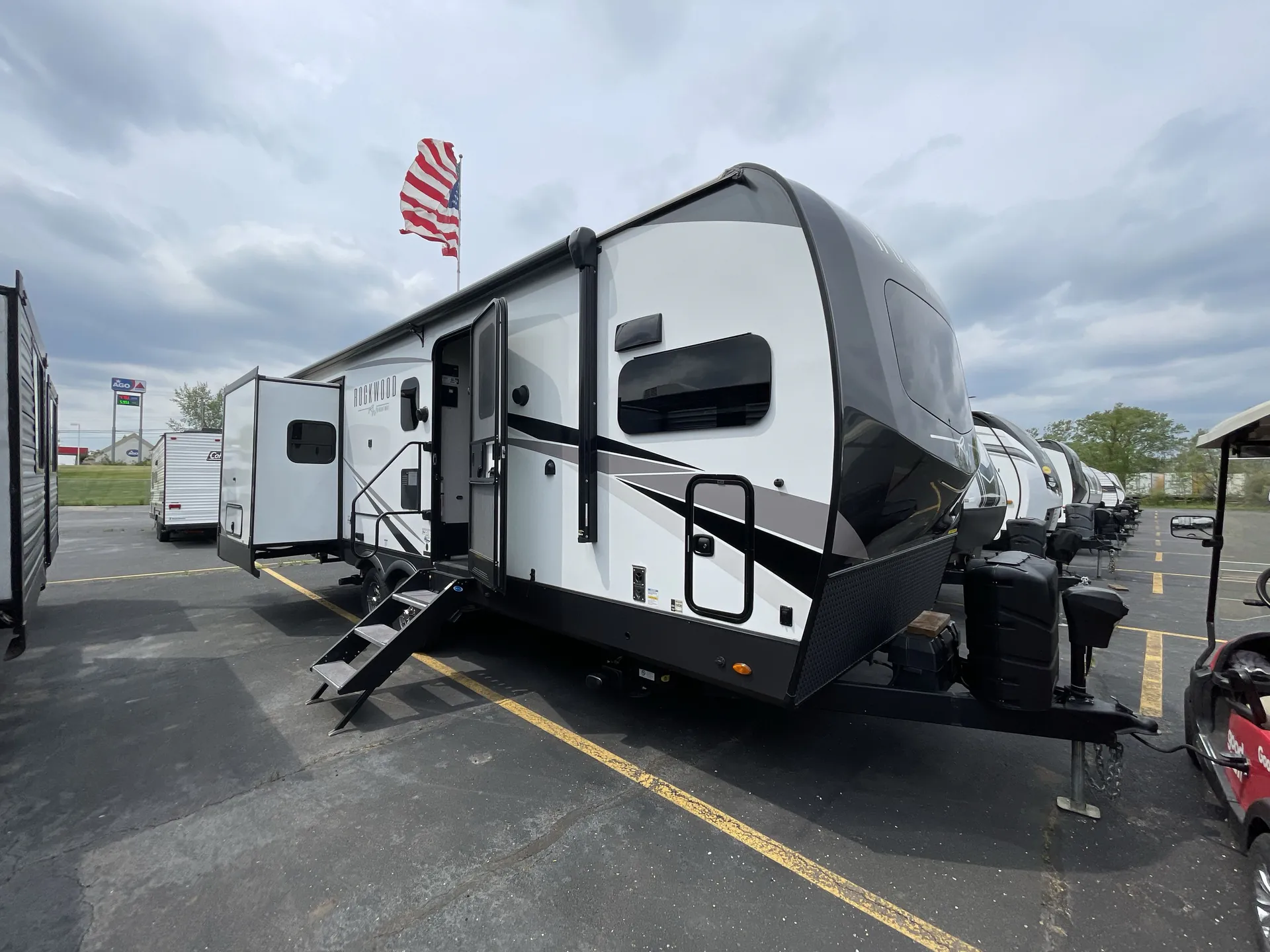 2023 Forest River Rockwood Signature 8264BHS - Photo 2