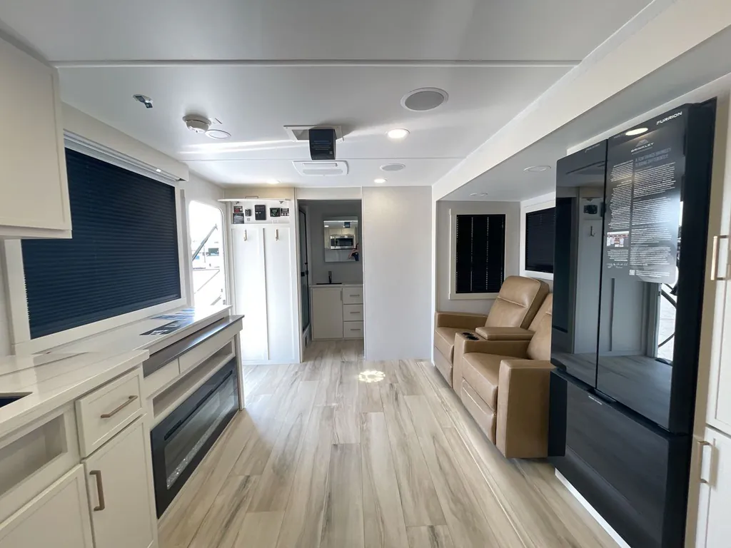 2026 Brinkley Model I 265, Photos photo 13