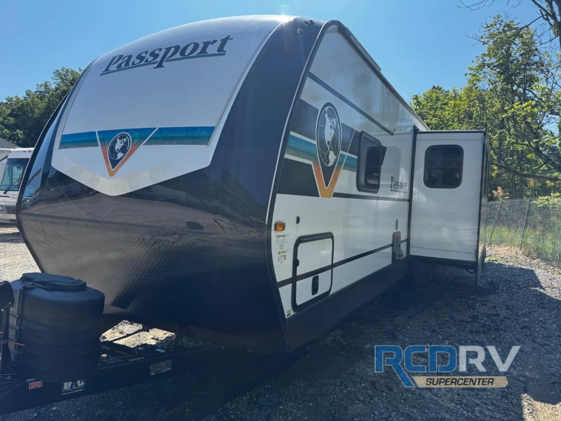 2025 Keystone Passport 3300BK - Photo 3