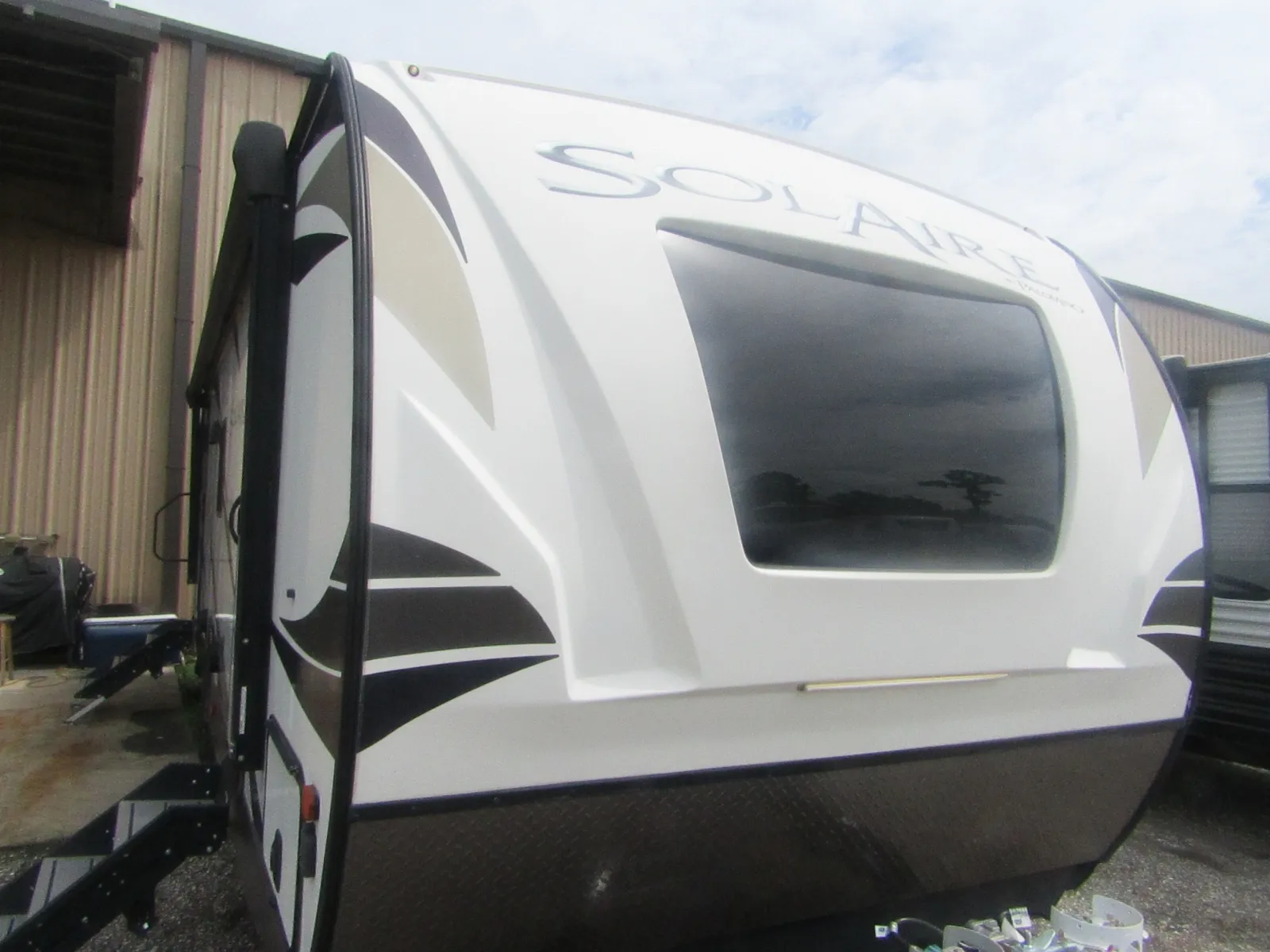 2022 Palomino Solaire 253RL - Photo 2