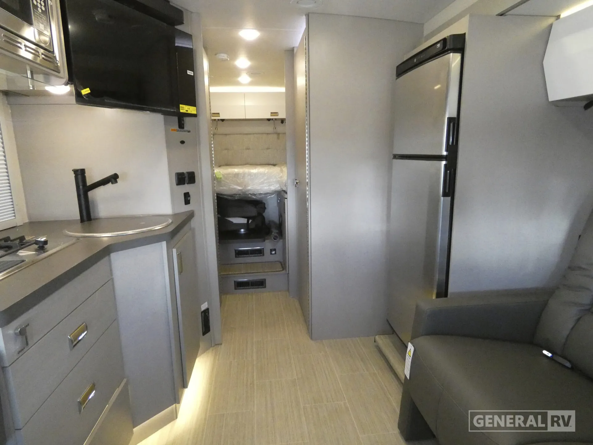 2027 Winnebago View 24R - Photo 3