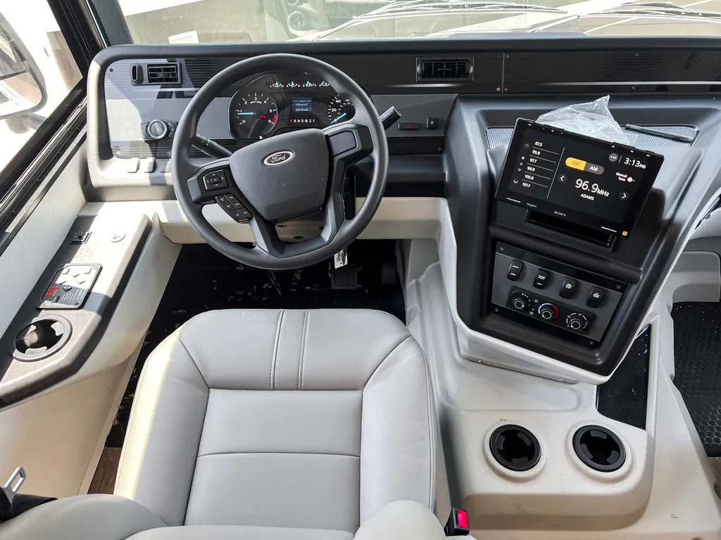 2027 Entegra Coach Vision XL 36C, Photos photo 2