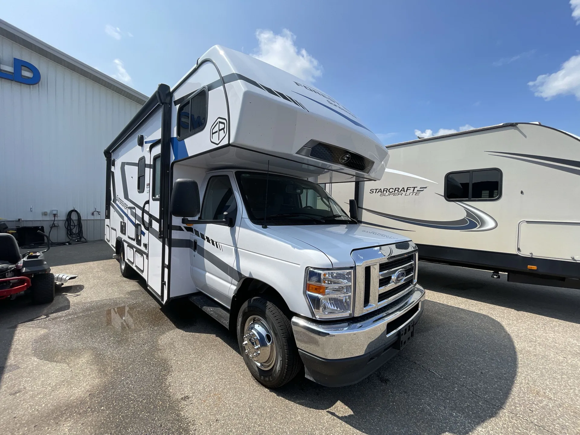 2025 Forest River Sunseeker 2440DS - Photo 2