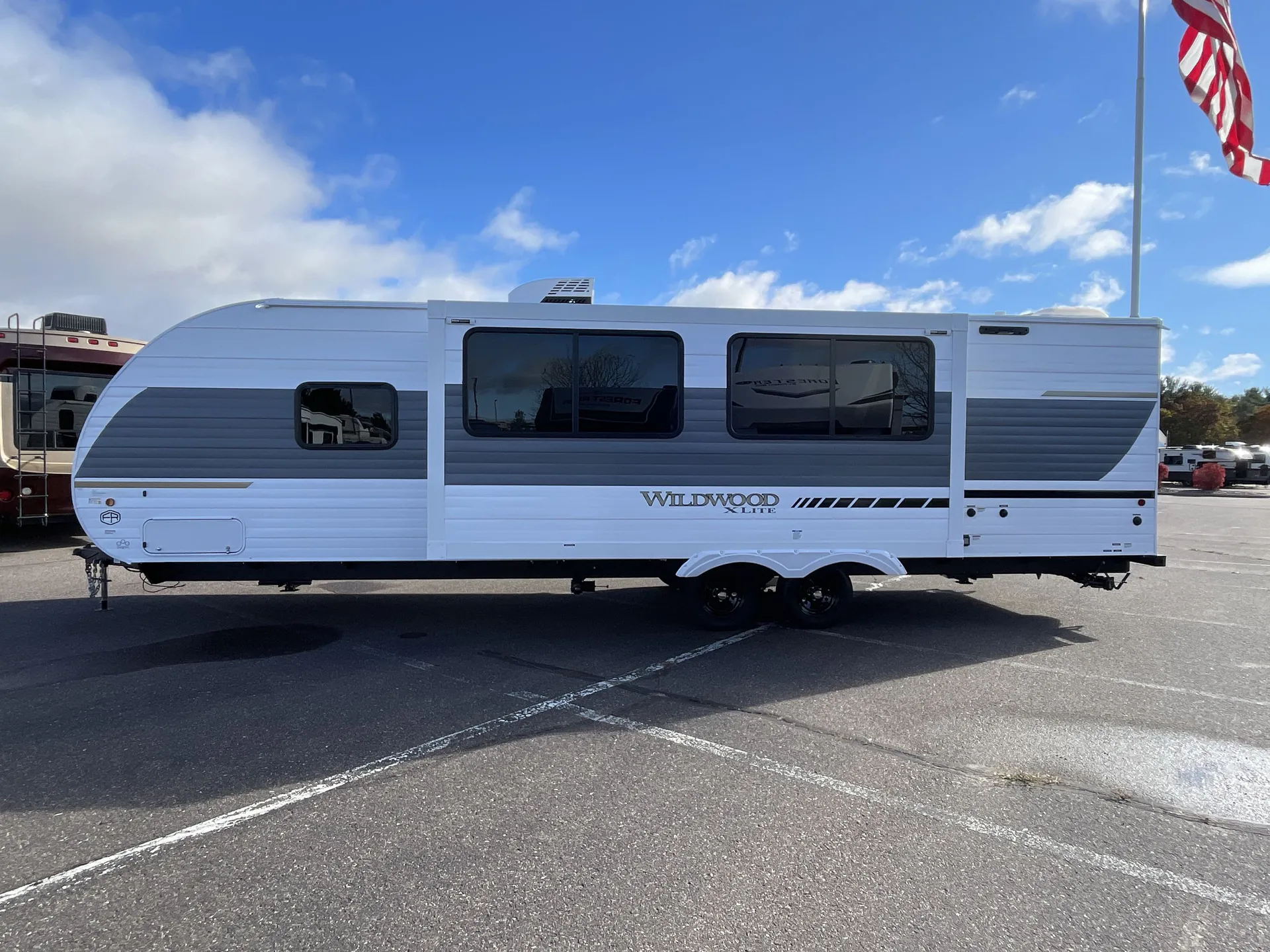 2026 Forest River Wildwood X-Lite 26ICE — off campside