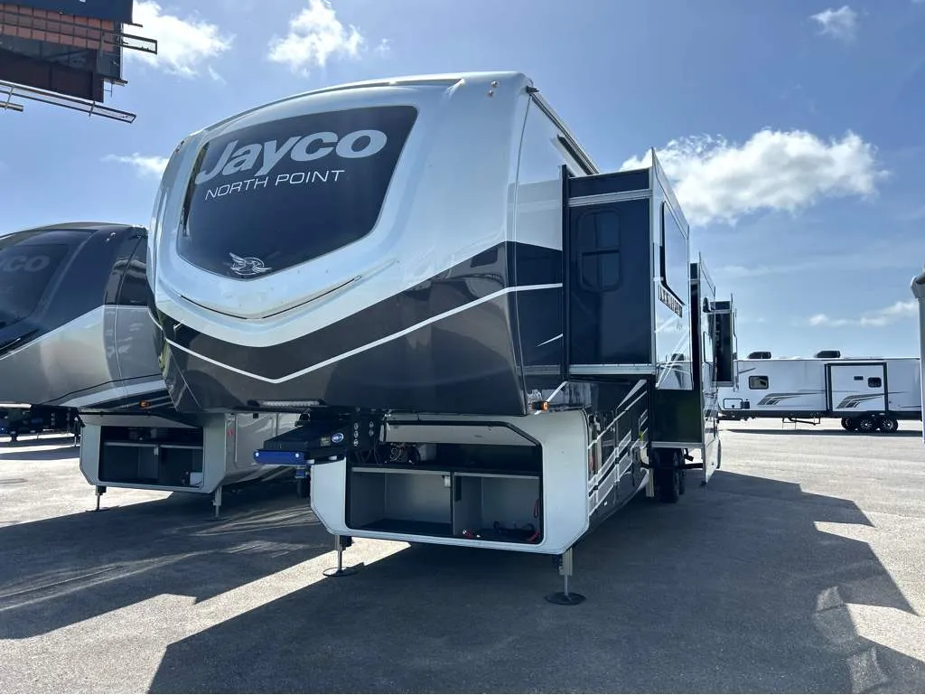 2026 Jayco North Point 382FLRB - Photo 3