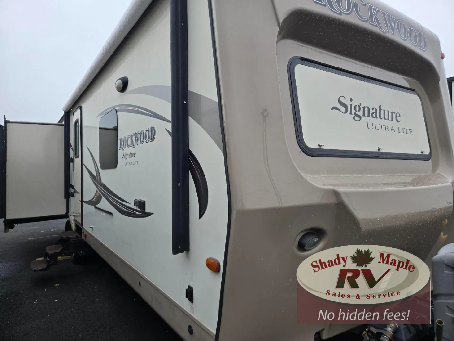 2016 Forest River Rockwood Signature Ultra Lite 8329SS - Photo 4