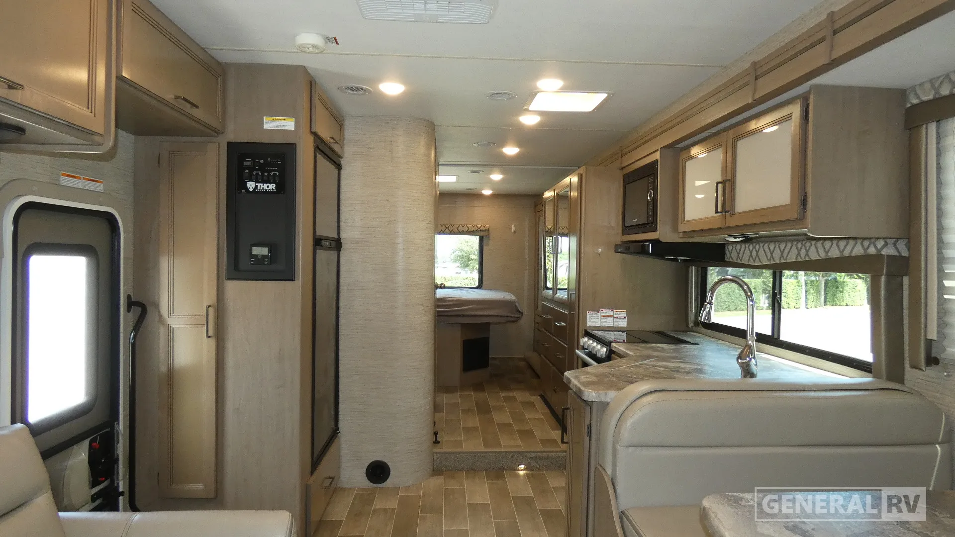 2022 Thor Motor Coach Quantum SE SE31 - Photo 3