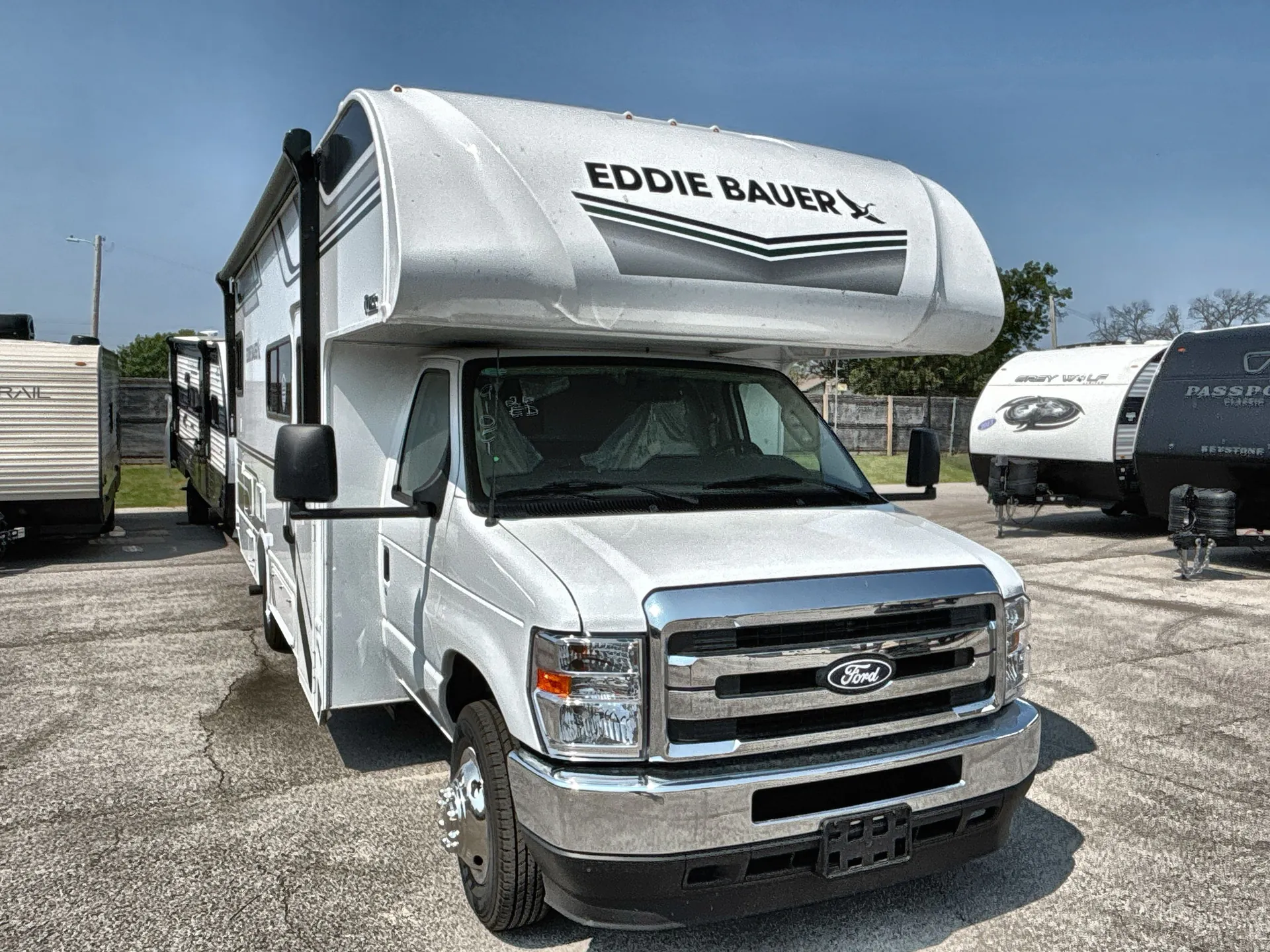 2026 Thor Motor Coach Freedom Eddie Bauer 26ED - Photo 2